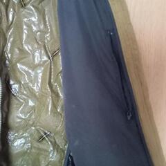 【中古】ワークマン　洗えるフュージョンダウンの画像