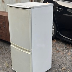 SHARP 冷蔵庫 の画像