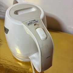 電気ポット1Lの画像