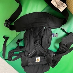 おもちゃ　と　抱っこ紐Ergoの画像
