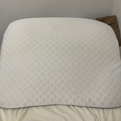 枕　ニトリ　　肩　首　背中 も支える