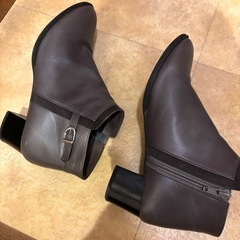 【差し上げます】アカクラ 
ショートブーツの画像