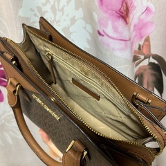 MICHAEL KORS ハンドバッグの画像