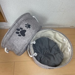 猫用グレー円形ベッド 足跡デザイン 2点セット まとめ売り