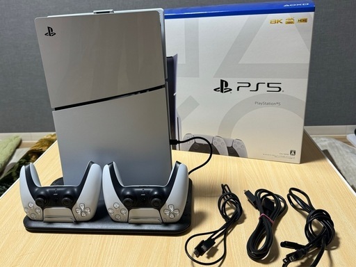 PS5スリム CFIJ-10018コントローラー 2個、社外縦置きスタンド付、ケーブル付属