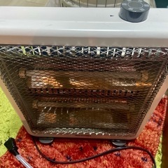 定価5000円　アイリスオーヤマ　電気ストーブ　電気ヒーター　赤...