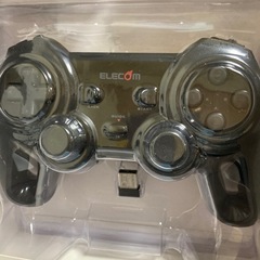 ※最終値下げ中※ほぼ新品PC用ゲームパッドの画像