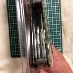 プライヤー(マルチツール)迷彩柄の画像