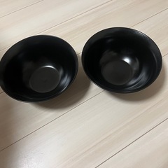黒いお洒落なラーメンどんぶり