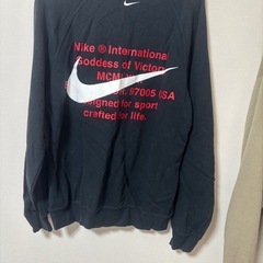 NIKE トレーナーの画像