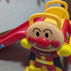 アンパンマン室内すべり台と子ども運転シュミレーター　２点