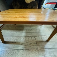折りたたみテーブルの画像