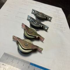 DIYなどに　戸車4個まとめて