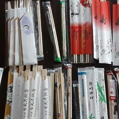 割りばし紙皿スプーンなどの画像