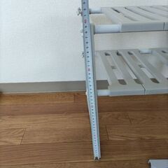 キッチンシンク下　伸縮ラックの画像
