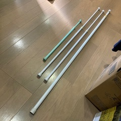 あると便利　大中小突っ張り棒4本まとめて