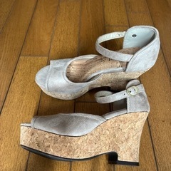 【新品】厚底　安定　サンダル　サイズLの画像