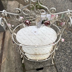 花柄の棚の画像