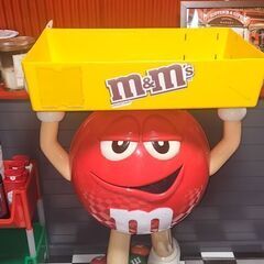 M&Ms　巨大フィギュア