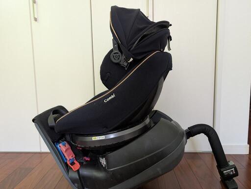 【中古】チャイルドシート　コンビ　Combi エッグショック　回転式