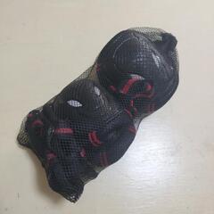 ⛑️子供用ヘルメットМ+プロテクター（肘・膝・手）収納袋セット　スケボーや自転車やリップスティック怪我防止用に！の画像