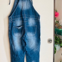 ヴィンテージ感が可愛い♪デニムサロペット／細ストラップ×フロントボタンがアクセント◎の画像