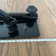 掃除機スタンド　金属製 高さ調整可能 スタンド 黒の画像