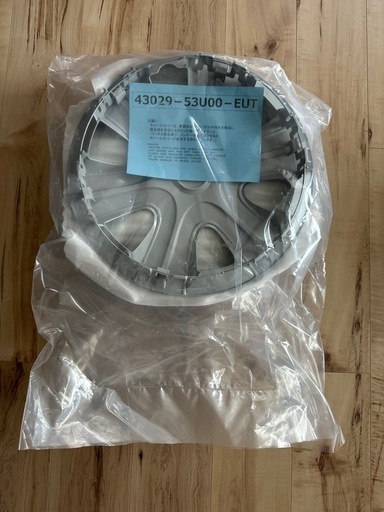 未使用品スズキスペーシアハイブリッドXホイールキャップ