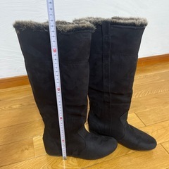 黒ブーツの画像