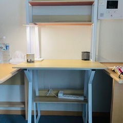 学習机(本棚付き)と椅子