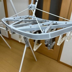 お譲り決まりました　X型室内用物干し・物干しクリップハンガー・物干し竿　3点セットの画像