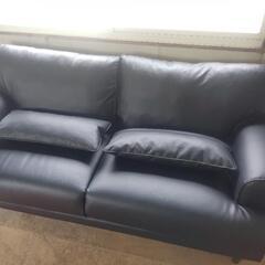 ソファー　黒　皮