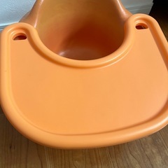 バンボ　オレンジ　子ども椅子　テーブル付きの画像