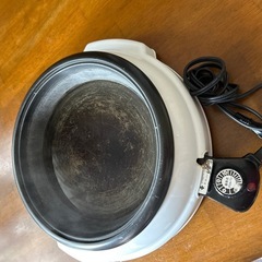 電気鍋。使いこなしている鍋なのでテフロン効果はないですが鍋物にはとっても重宝していますの画像