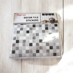 DIY タイルシール 壁紙 シート 汚れ防止 リメイクシー白×黒...