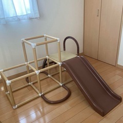 わくわくジャングルパーク(ジャングルジムと滑り台)