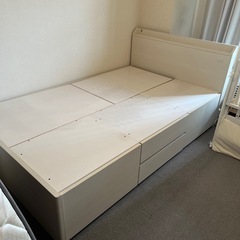 ベッドフレーム　セミダブル　ニトリ