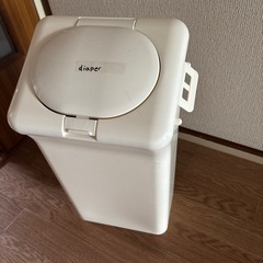 オムツのゴミ箱