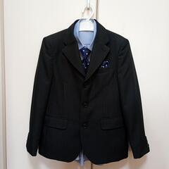 キッズフォーマルスーツ　１３０A