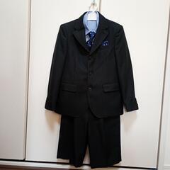 キッズフォーマルスーツ　１３０Aの画像