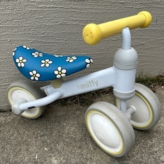 ミッフィー　三輪車