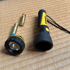Amazon ヤザワ　クセノンラバーライト　防滴単3形2個の画像