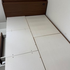 ニトリ セミダブルベッドフレームの画像