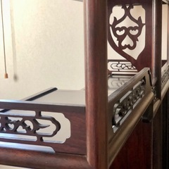 和風 飾り棚／茶箪笥（細工彫り入り・美品）  
の画像