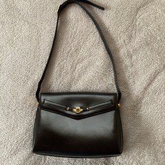 本革ショルダーバッグ