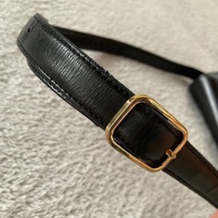 本革ショルダーバッグの画像