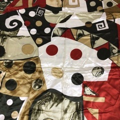 W005 保管品 HUALI スカーフ ストール 大判 グリーン系 総柄 シルク100％ 古着 現状品
の画像