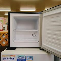 アイリスオーヤマ 31L 冷凍庫 PF-A31FD-8 2023年製 人気のブラック 動作確認済み【こちらは店舗です。浜村鹿野温泉ICから3分 買取本舗 宮本リサイクル 営業時間9～19時 定休日水曜のみ←連絡できませんm(_ _)m】の画像