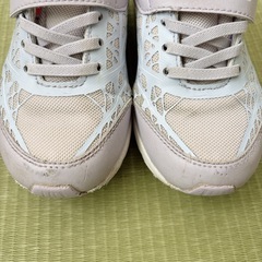 子供靴：19cm 瞬足 ラベンダー色の画像