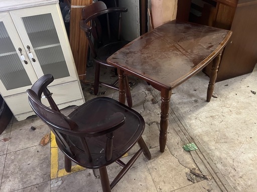 可愛い　椅子とテーブル　アンティーク